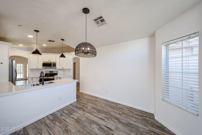 Building Photo - 6209 W Blackhawk Dr