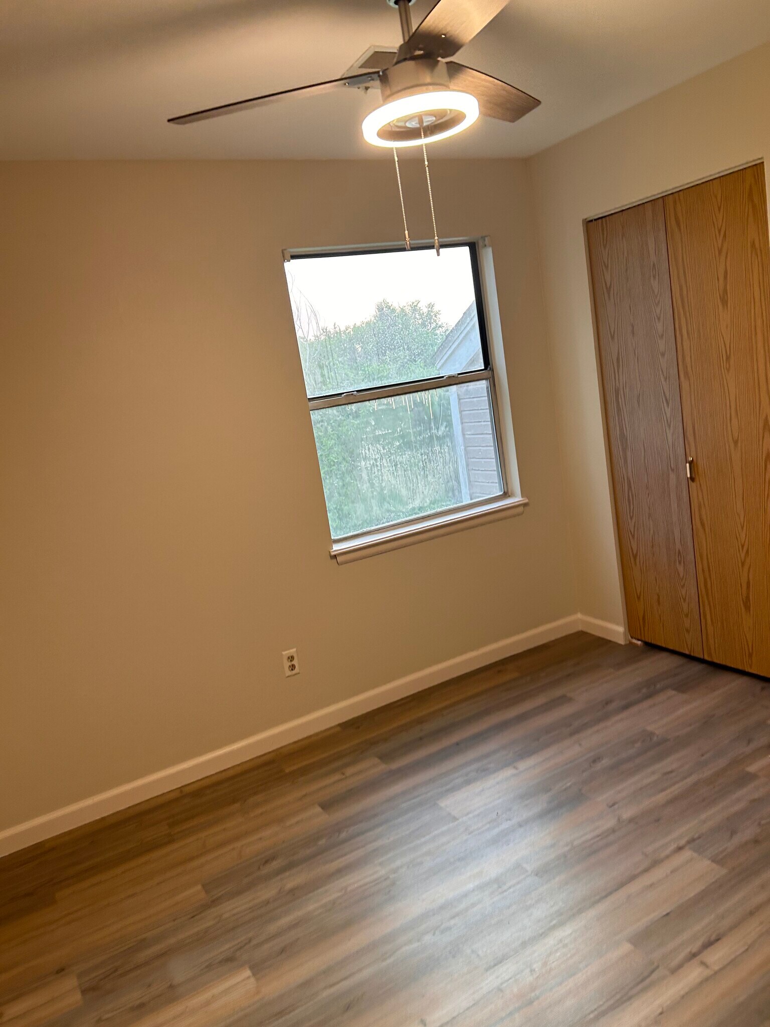 Building Photo - 1195 S Gilbert St