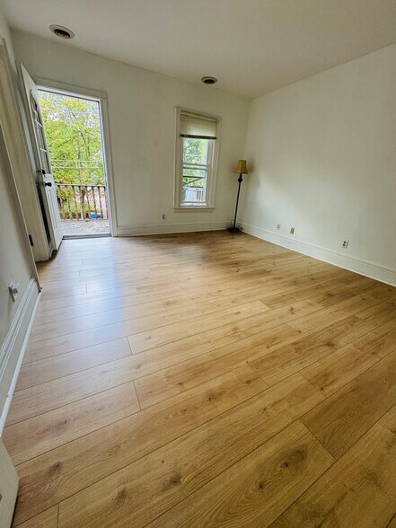 Building Photo - 78 Callodine Ave