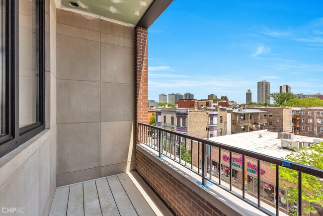 Building Photo - 3312 N Halsted St
