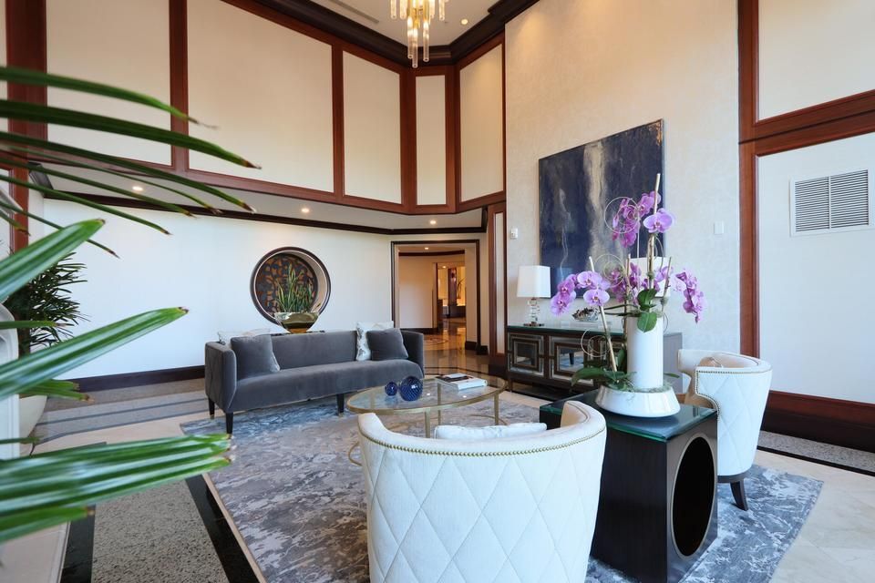 Building Photo - 411 N New River Dr E