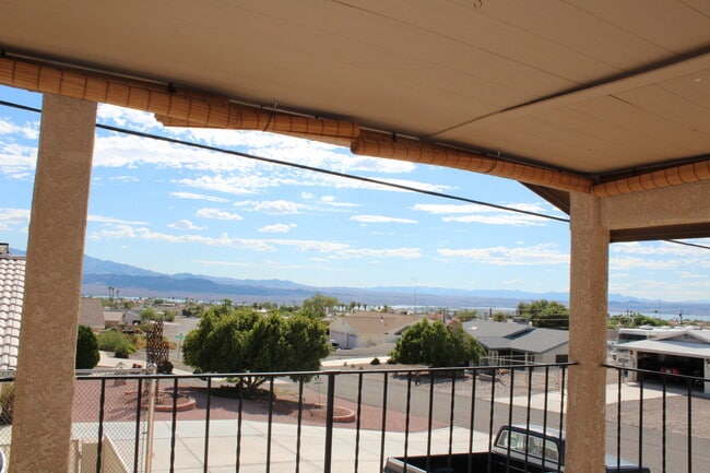Building Photo - Remodeled 3 Bed 2 Bath Long Term Rental!