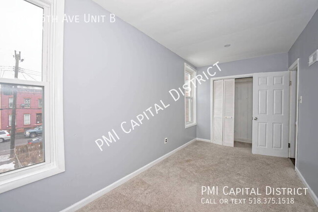 Building Photo - Recently Remodeled, Modern 2 bed/1 bath Ap...