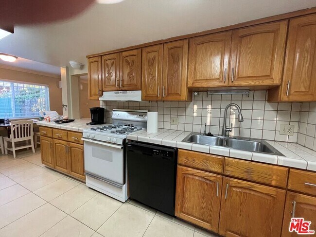 Building Photo - 1516 Talmadge St