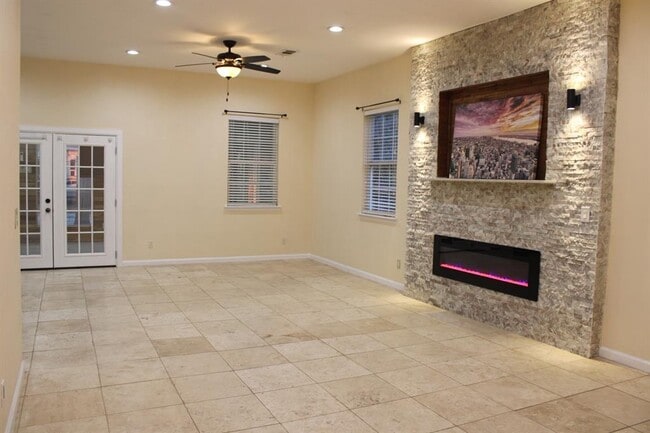 Building Photo - 975 State Hwy 95