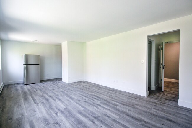 Building Photo - 5314 N Damen Ave