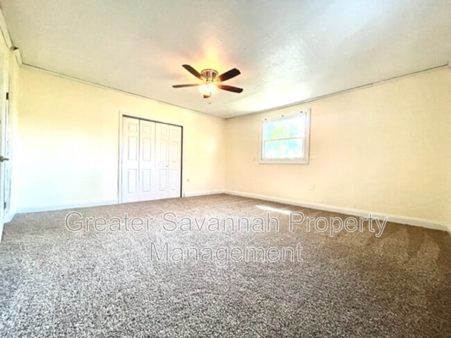 Building Photo - 637 E 39th St