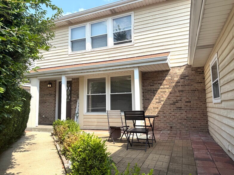 Building Photo - 1202 E Ardyce Ln