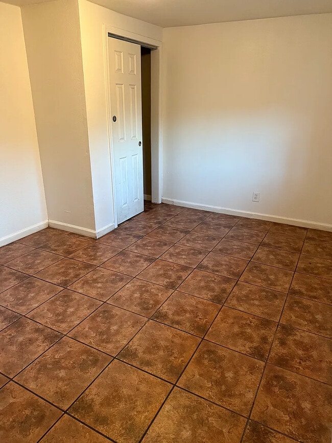 Building Photo - 735 Fresno St