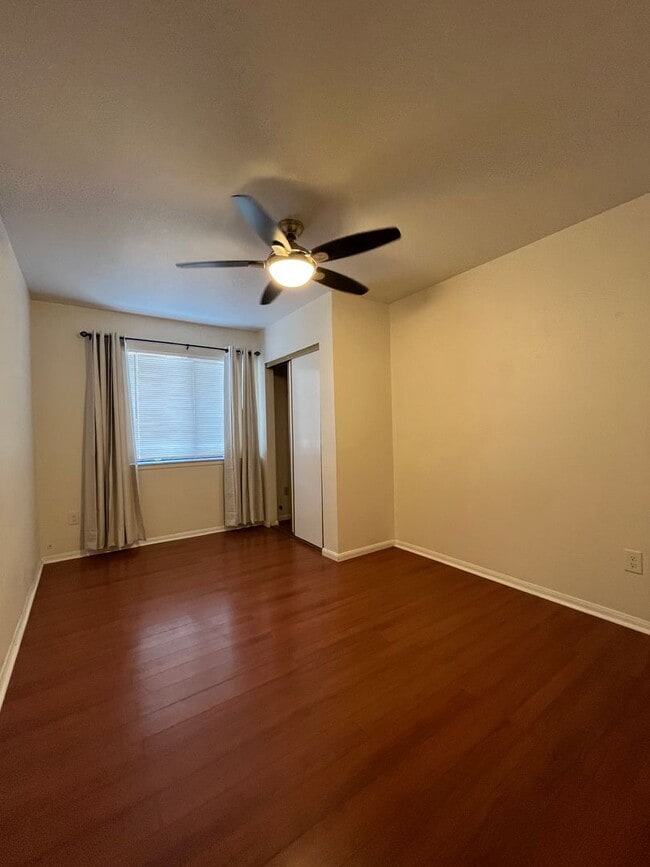 Building Photo - 3 bedroom 2.5 bath Home with a Bonus Room ...