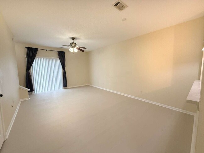 Building Photo - The Gables 2BR | 2.5BA Townhome!
