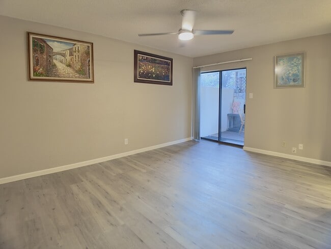 Building Photo - 215 Canyon Terrace Dr