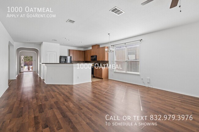 Building Photo - 1000 Oatmeal-