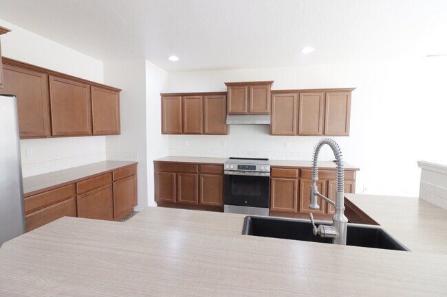 Building Photo - Live Large in Obsidian Trails — Where Comf...