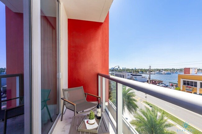 Building Photo - 777 N Ocean Dr