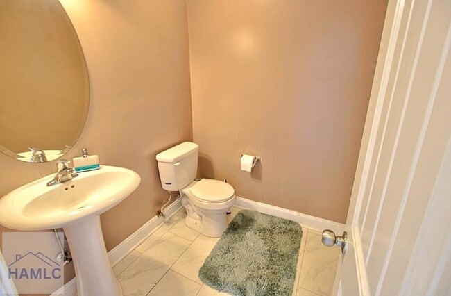 Building Photo - 305 Largo Ct