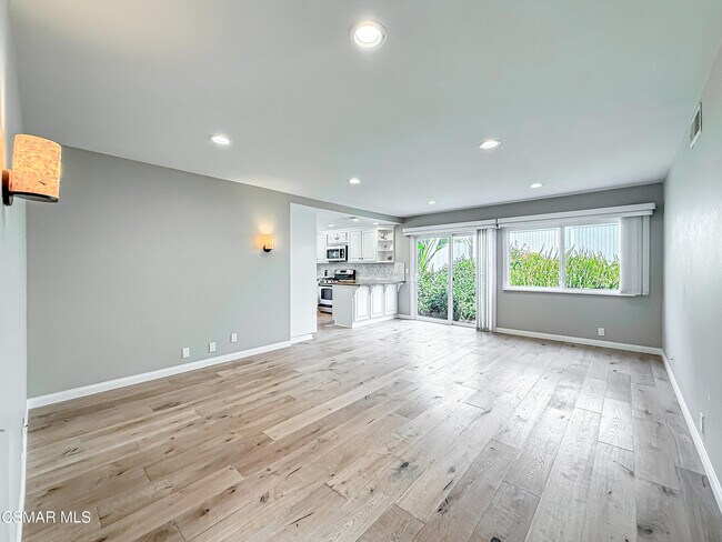 Building Photo - 360 N Greenmeadow Ave