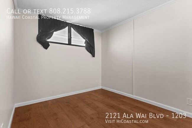 Building Photo - 2121 Ala Wai Blvd