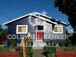 Building Photo - House with Master Suite