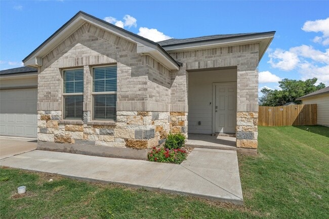 Building Photo - 6941 Guadalupe Rd