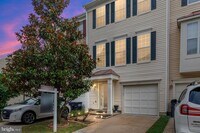 Building Photo - 2471 Clover Field Cir