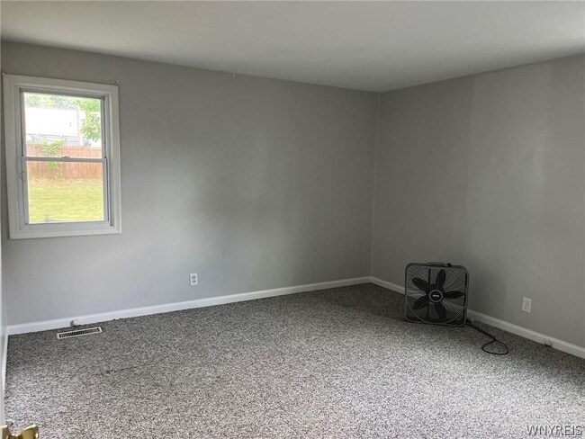 Building Photo - 60 Meadow Lea Dr