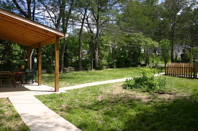 Building Photo - 3809 Elkins Ave