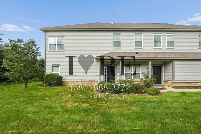 Building Photo - 600 Redwood Ln
