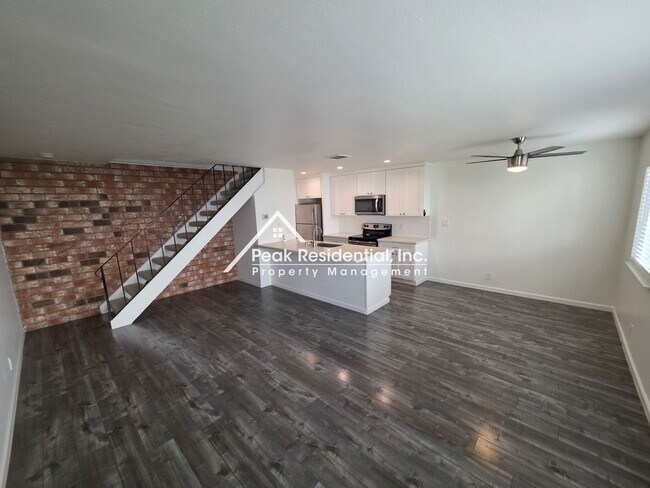 Building Photo - 4431 Palm Ave