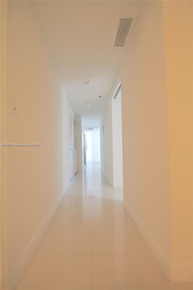 Building Photo - 6362 Collins Ave