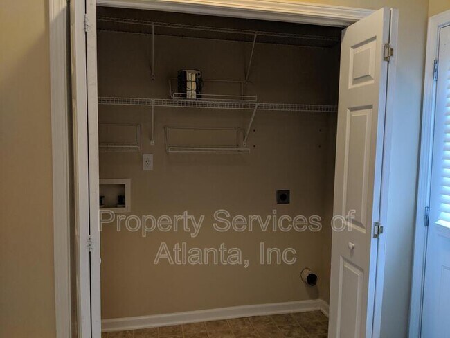 Building Photo - 2265 Nicole Dr