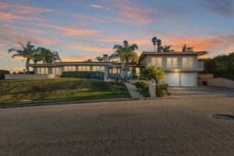 Building Photo - 1504 Vía Margarita