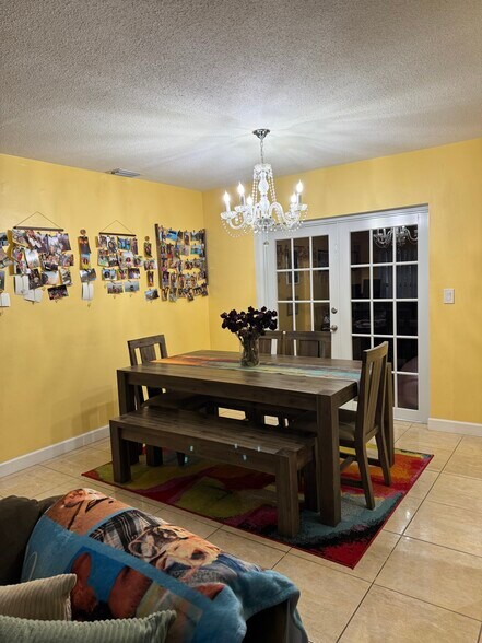 Dining Room (1) - 850 SW 50th Ter
