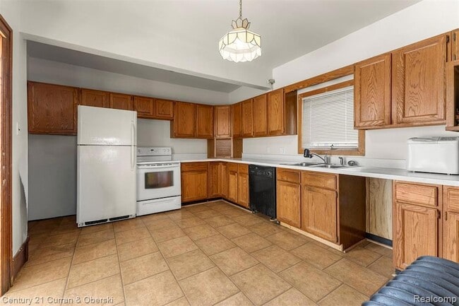 Building Photo - 7737 Senator St