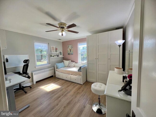 Building Photo - 17 Davis Ave