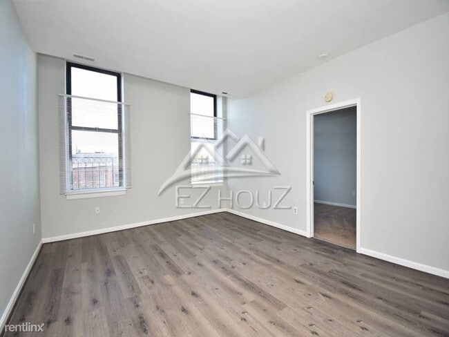Primary Photo - 2419 Greenmount Ave