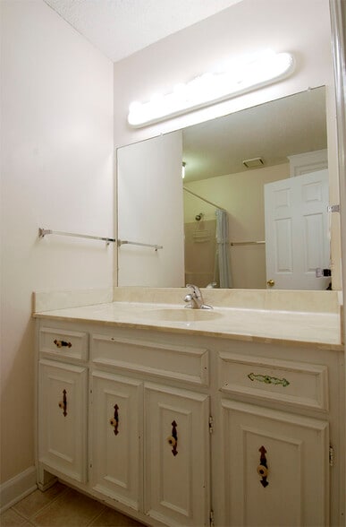 Building Photo - 204 Turnbrook Ln