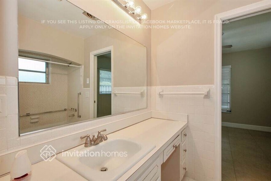 Building Photo - 1250 SW 9th Terrace