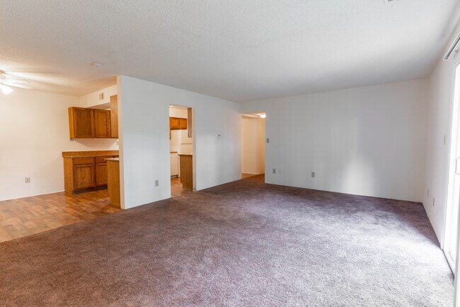 Building Photo - Candlewyck Apartments