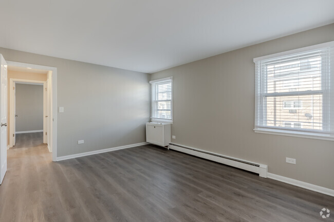2BR, 1BA - 760SF - Primary Bedroom - 8524-8532 W Gregory St