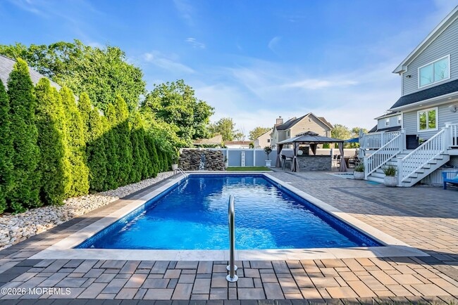 Building Photo - 243 Overbrook Ave