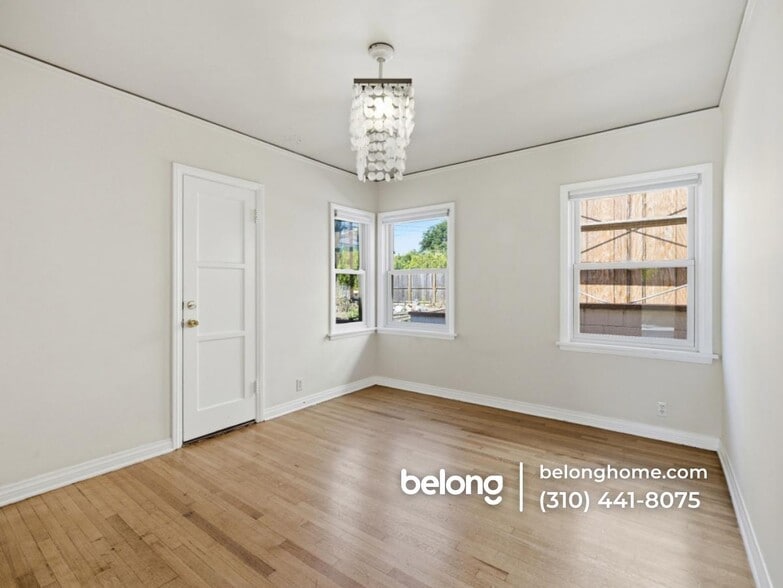 Building Photo - 10537 Rochester Ave