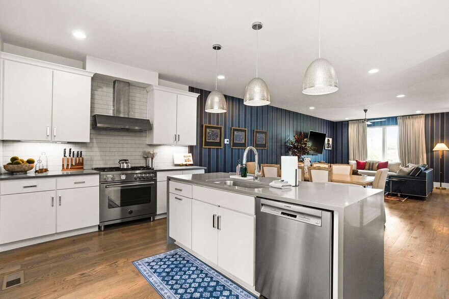 Building Photo - 776 E Argyle Ave