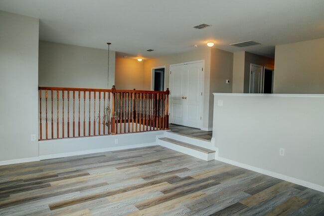 Building Photo - Elegant 5-Bedroom Pool Home with 3-Car Gar...