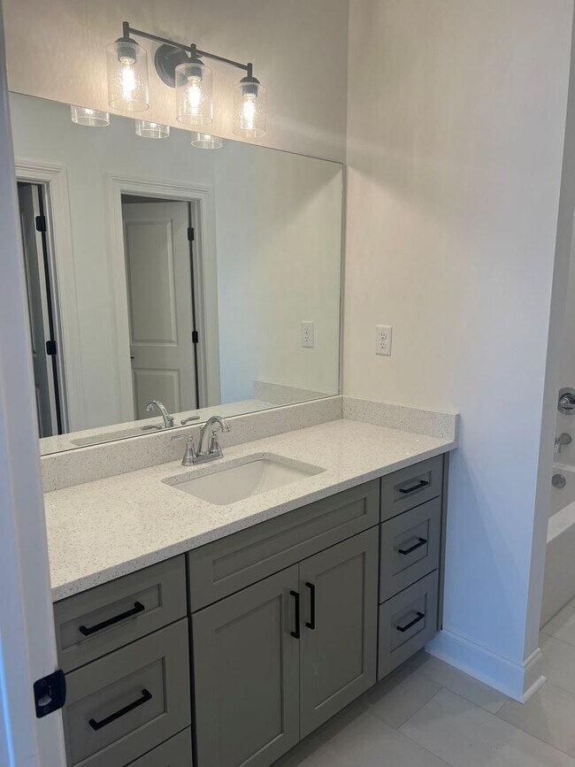 Building Photo - 600 Cottage Grove Cir