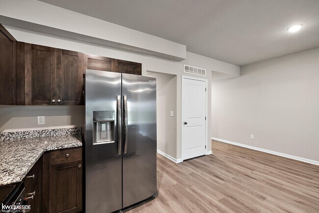 Building Photo - 28255 Loews Dr