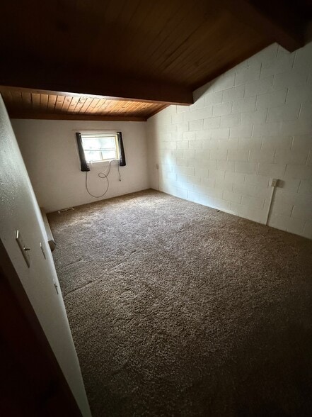 Building Photo - 224 Halsey St