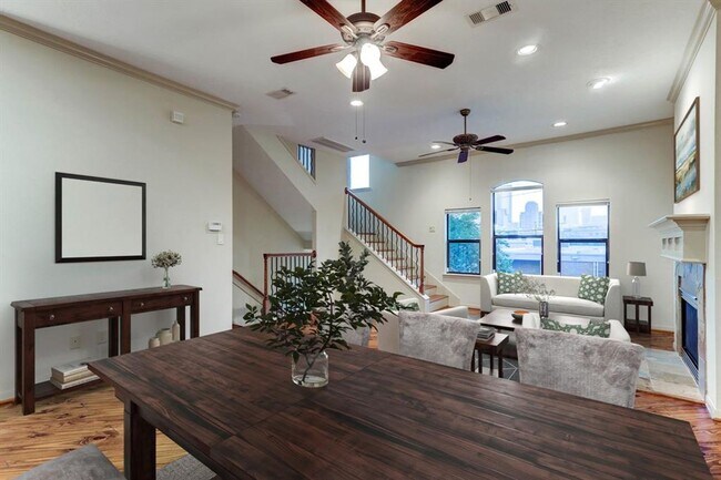 Building Photo - Impeccably Maintained Midtown Townhome with Downtown Views!