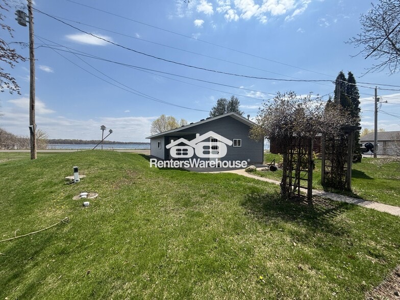 Building Photo - 4228 Point Walk