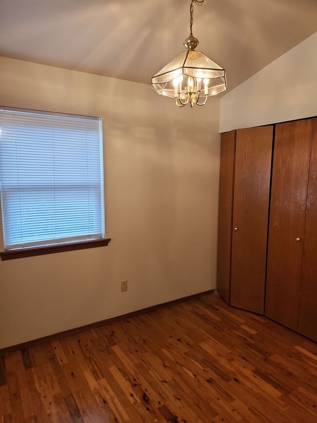 Building Photo - 2073 Cherry St